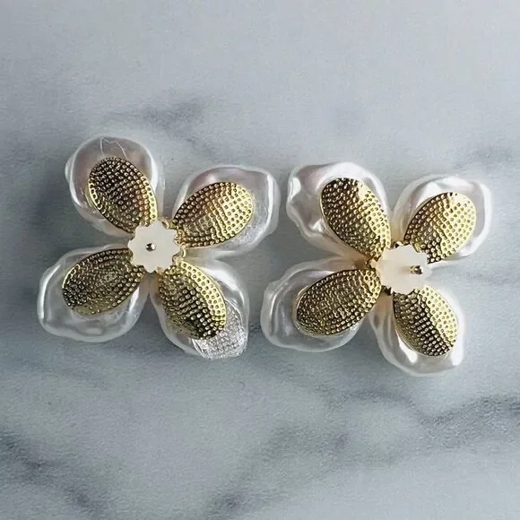 Faux Ivory Freshwater Baroque Pearl Earrings with Prong Set Crystal Gold Plate - Picture 4 of 5